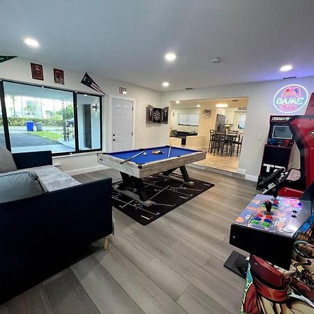 ハリウッド Modern Tropical Oasis With Arcade, Hottub & Minigolfヴィラ エクステリア 写真