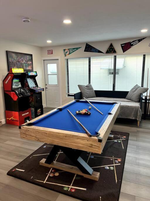 ハリウッド Modern Tropical Oasis With Arcade, Hottub & Minigolfヴィラ エクステリア 写真