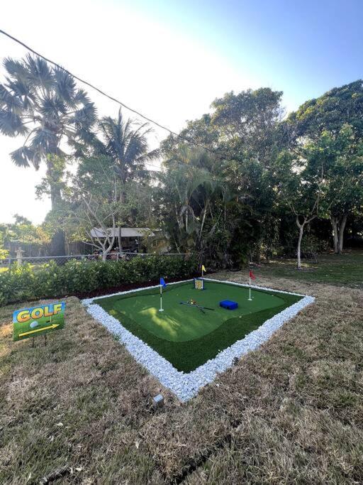 ハリウッド Modern Tropical Oasis With Arcade, Hottub & Minigolfヴィラ エクステリア 写真